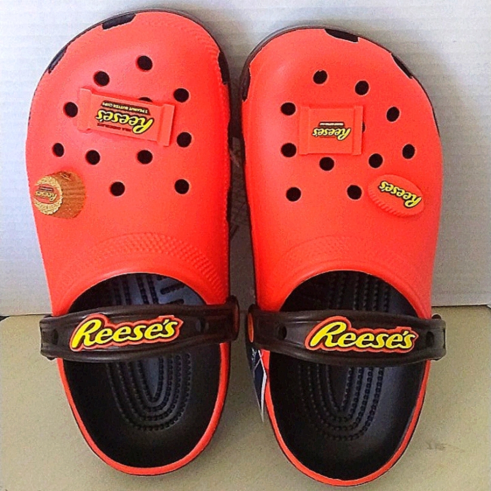 Let's Take a Bite! Crocs classic clog Hershey Reese's Orange Jr 5 EVA NWT No Box - Picture 3 of 13